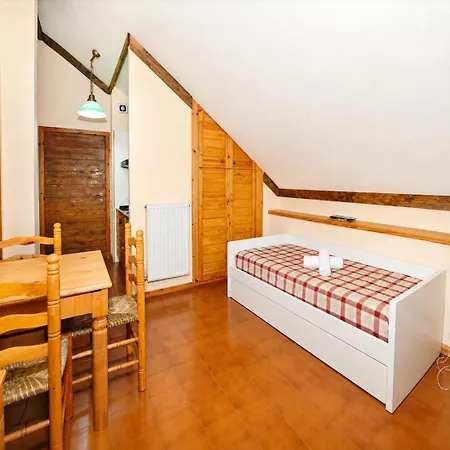 Apartamento Hostdomus - A1-22 Grangesises